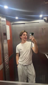 LeoWild1 Public Pic