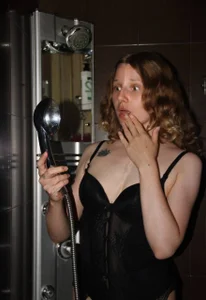 Mary_Charm Will you take a shower with me? Bilde 6