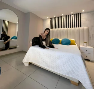 AmyDavis_ SOPHISTICATED GIRL 2 Pic 2