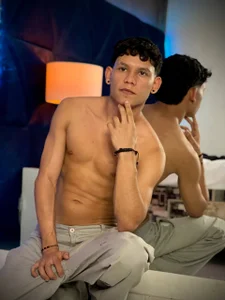 Hi Thiago od Dylan_Thiago_  2 snímek