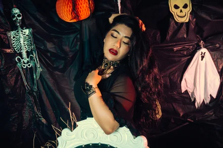 Amanda_Ferrer_ HAPPY HALLOWEEN 2026 🎃 Pic