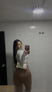 amelia-coben I little of me... Pic 3