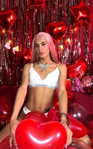 NahomiWhitel Wanna be my Valentine? 💘💖 Kuva