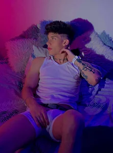 thiagomurphyy NEON 💙💜 Pic 2