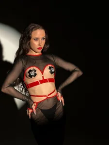 MaudAle: Kiss me ( 6 фото)