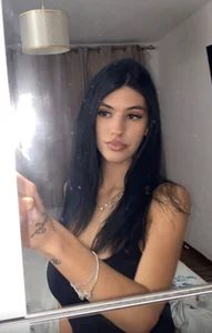 BellaPattison Public Poză 5