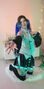 Lain_Root Miku cosplay (｡•̀ᴗ-)✧ صورة واحدة|Lain_Root Miku cosplay (｡•̀ᴗ-)✧ صورتان|Lain_Root Miku cosplay (｡•̀ᴗ-)✧  3 صور|Lain_Root Miku cosplay (｡•̀ᴗ-)✧  3 صورة