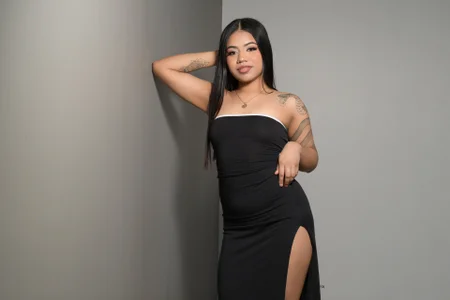 LiilithNova Young and sensual Latina Pic 5