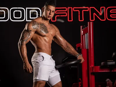 MassimoWalton2: Training ( 4 фото)