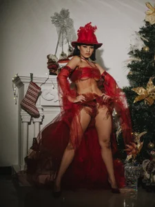 ninaa_sky Girl in red Pic 5