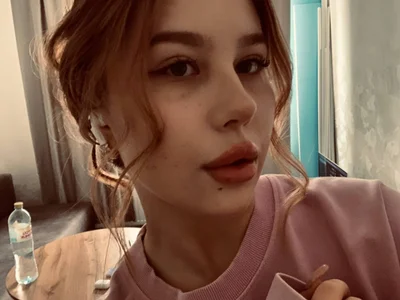 AliceFlowes XXX nøgenfoto 3