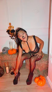 VeraGarnier The wild side came out tonight 🐆🔥 Pic 4