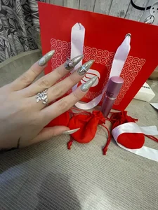 Red_Blonde_ shopping Immagine  3