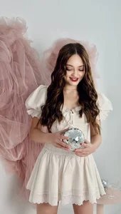 MelanieAlves kullanıcısının on the eve of Valentine's Day❤️‍🔥 albümü -  6 fotoğraf