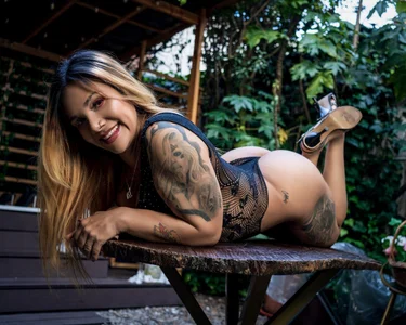 AzunaStar hot blonde woman Foto 4