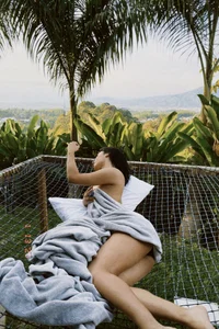 IsabelleFoxx_ Vacation🍉🌿🦜🌴🍀💚 Pic 4