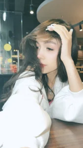 Lustrous_Moon Public Foto 4