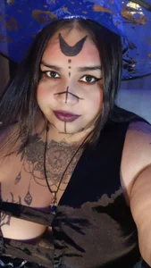 VeronikCuhubby 🔥😈🎃  9টি ছবি