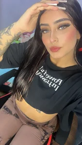 Andreita_JonesのꙆ ᥲຕ ყoᥙɾ tᥱຕρtᥲtɩoᥒ ❤️‍🔥の枚の写真