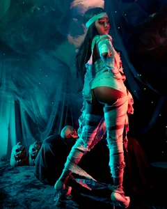 amy_miller1 Trick or treat 🔥 Pic 6