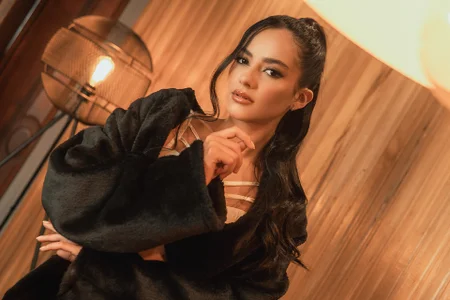 HannahJamesX MISS JAMES Foto