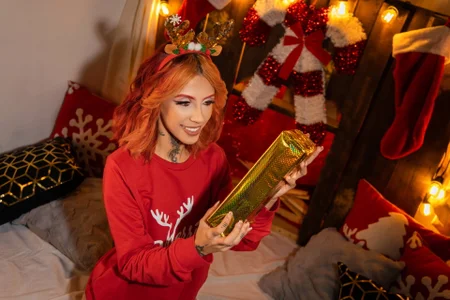 kathlyn_69 Merry Christmas and Happy New Year 2025 Pic 2