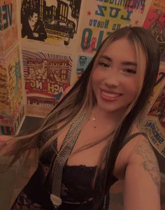 ManuelaVlez Public slika