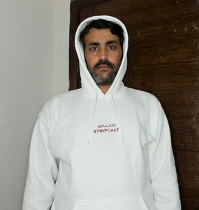 CrisJordan_Hot Stripchat Gifted Me a Hoodie Foto 2