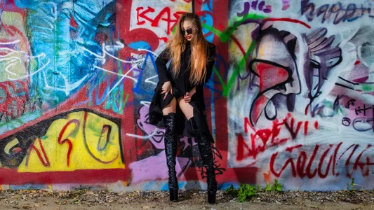 ArielBurn Goddess of colorful walls Pic 3