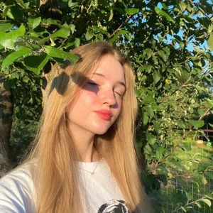LuiseFurbeck I'm looking for friends Pic 9