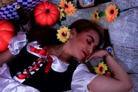 zzoe_ Love oktoberfest Pic 5