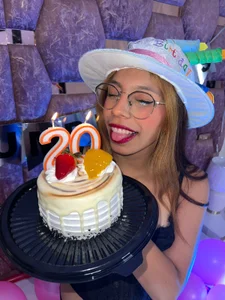 LunaAridi My 20th birthday 🥳💋 Foto