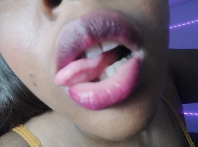 yselahot kisss my guys Bilde 2