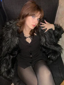 LolaDominara I really love fur coats Pic 6