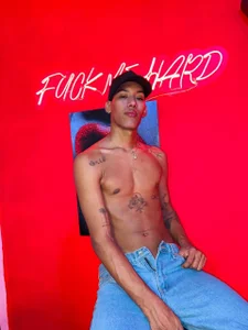 BOYS_PLAY Public Foto 3