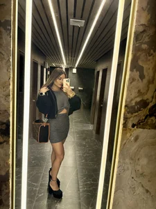 Miss_ary A different night Pic 3