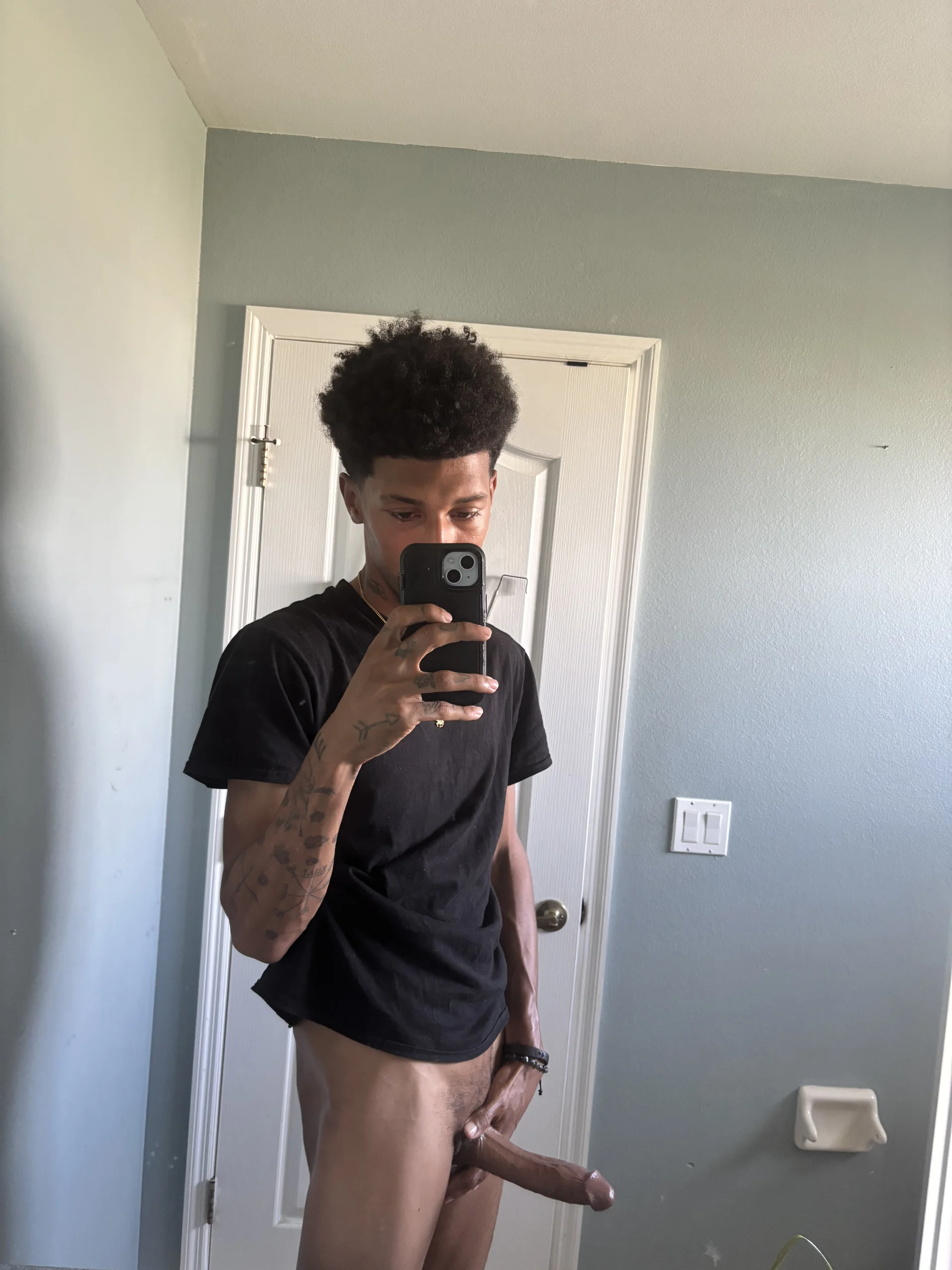 BigPrettyDick777: Public ( 2 фото)