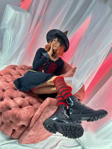 goth_minerva Do you like magic? Do you want to see what is in my panties? Pic 5