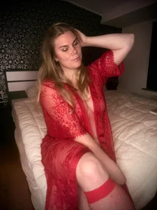 SexyBlondJoanna Public Pic 2