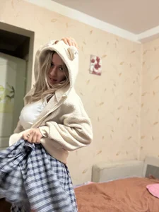 MaryBennetts The ass is a perfect arch leading to nowhere 사진 2