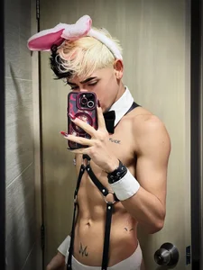 dominik_eclipsex I need eggs to jump 🥕 зображення 2