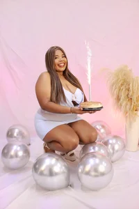 Happy birthday to me 🎈🎉 de Your_big_ebony_goddness  photos