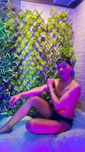 Sammy_Millersmy body highlighting how brilliant I am图片