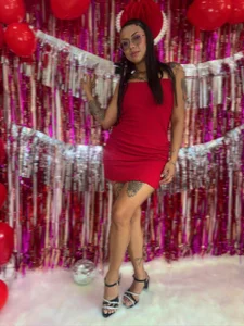 zoe_cute2 with red dress 🔥.  7টি ছবি