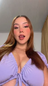 Isabella_Holsenn 🫦 Kuva