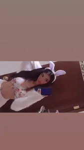 Ari-Nana Public Pic 3