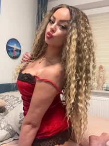 VelvetLivRose Public Pic 8