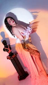 KayllaEvanss_ 🌹 "Wait for me tonight... I promise it will be worth it." Pic