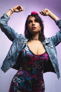 PilarJones_ I love this 80's look  3টি ছবি