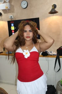 Kylie_mortelのKYLIE MORTEL ALBUMの 3枚の写真